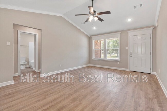 Building Photo - 508 Reba Ln