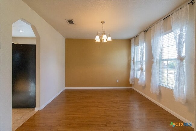 Building Photo - 2203 Love Rd