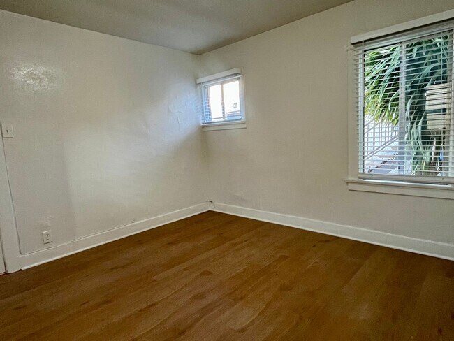 Building Photo - BELLA APARTMENTS: Beautiful 1 Bed - 1 Bath