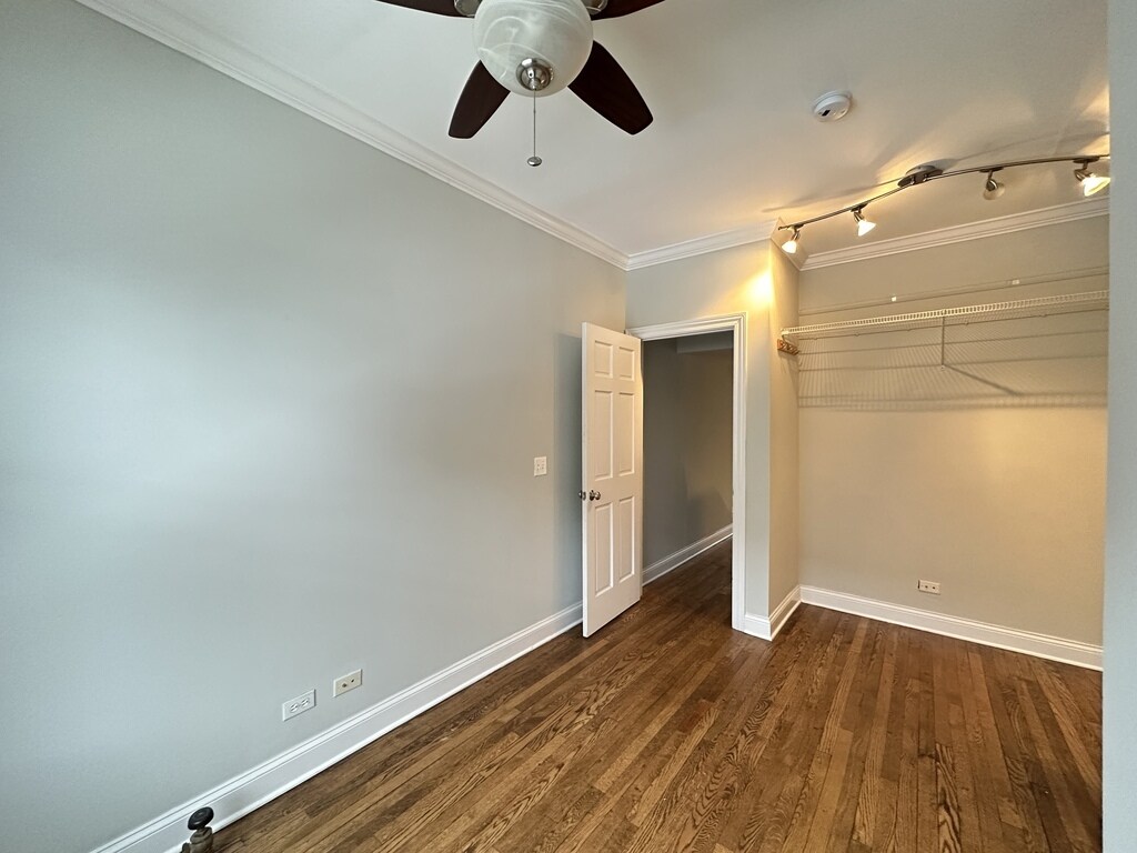 Building Photo - 736 W Addison St