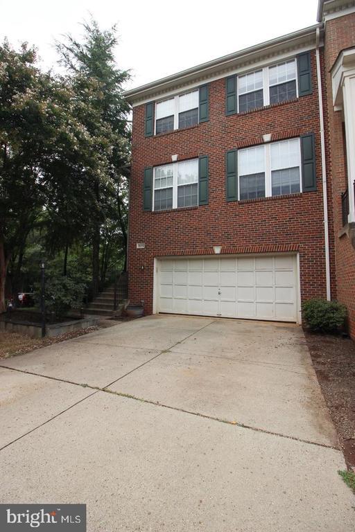 Building Photo - 46140 Cecil Terrace
