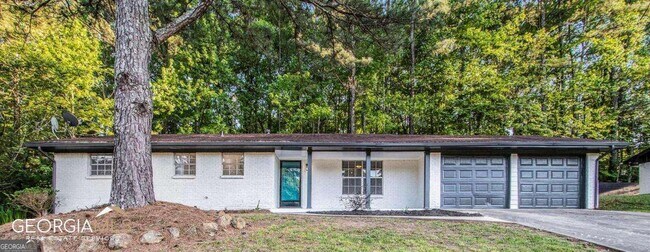 Primary Photo - 2243 7 Oaks Cir