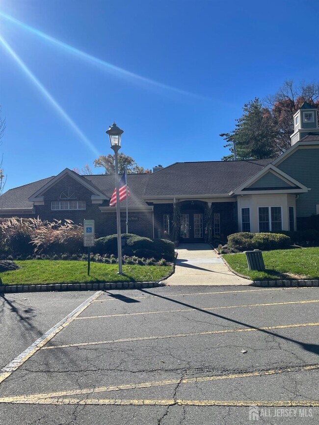 Building Photo - 5192 Beech Ct