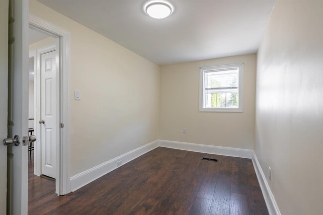 Building Photo - 177 Chestnut St