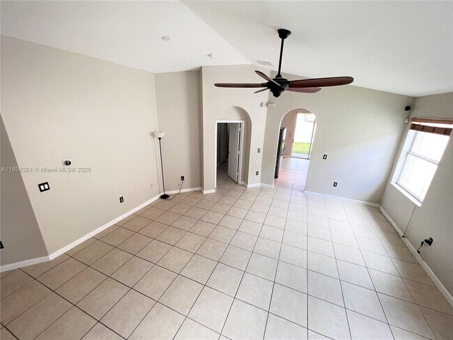 Building Photo - 3970 NE 11th Dr