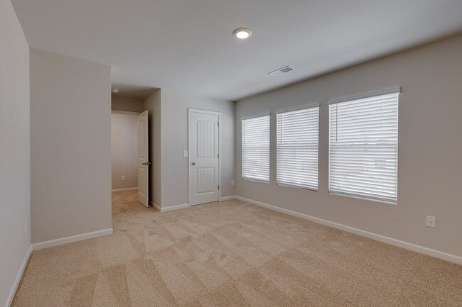 Building Photo - Beautiful Rental Home in Fountain Inn Feat...