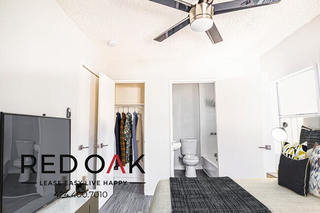 Building Photo - 1182 E 52nd St