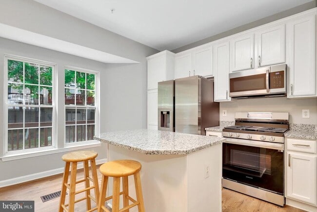 Building Photo - 13011 Cordelia Ct