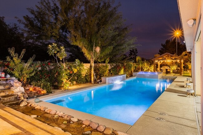 Building Photo - 8396 Sweetwater Creek Way