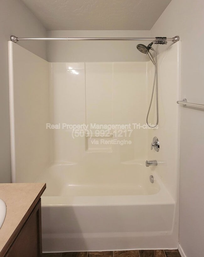 Building Photo - 6206 Maryhill Ln