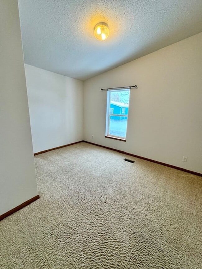 Building Photo - 3 Bedroom 2 Bathroom Modular