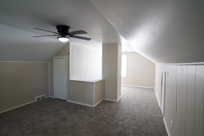 Building Photo - Freshly Renovated 3-Bedroom Home – Quality...