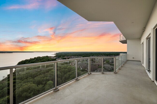 Building Photo - 2800 Lakeside Pkwy