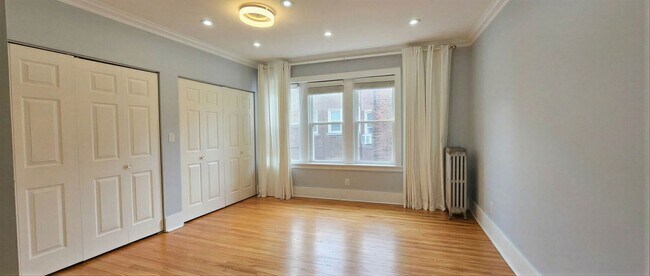 Building Photo - 6049 N Talman Ave