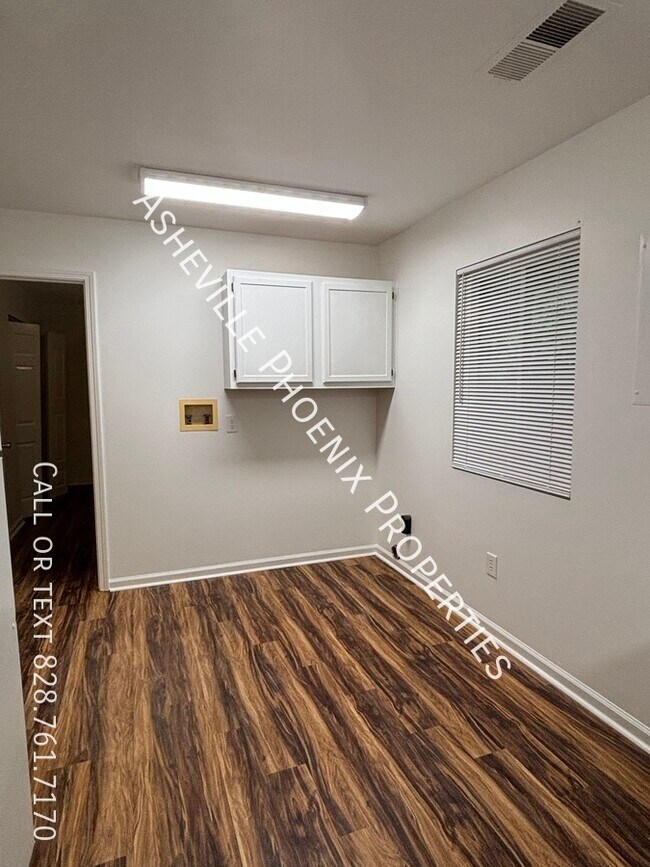 Building Photo - 456 Reems Creek Rd