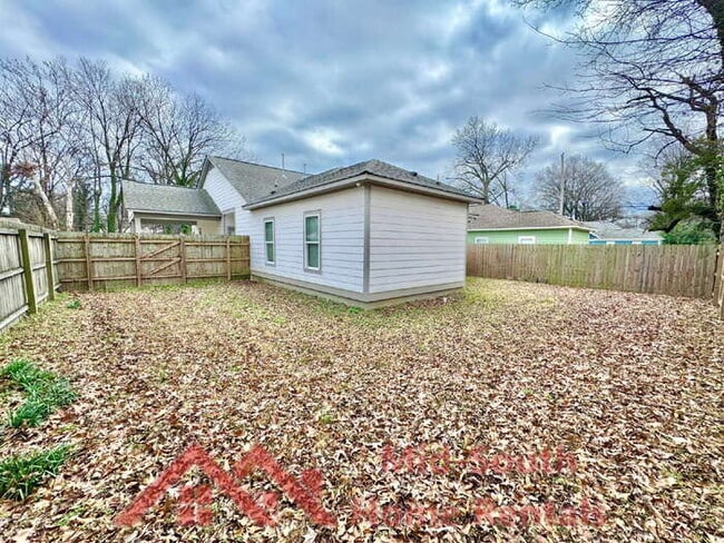 Building Photo - 441 Josephine St