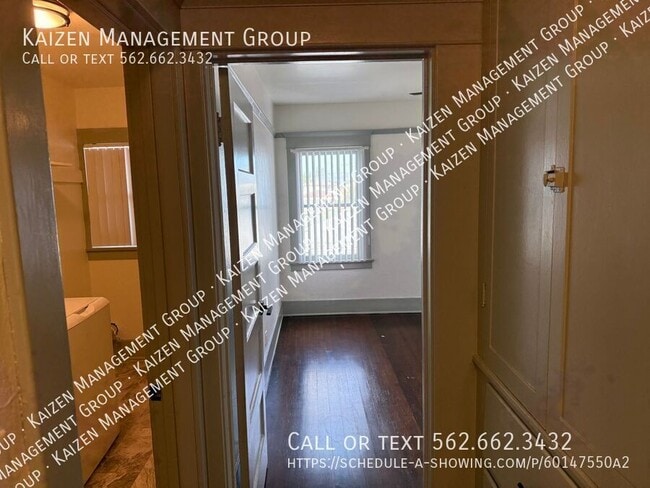 Building Photo - 563 W 14th St