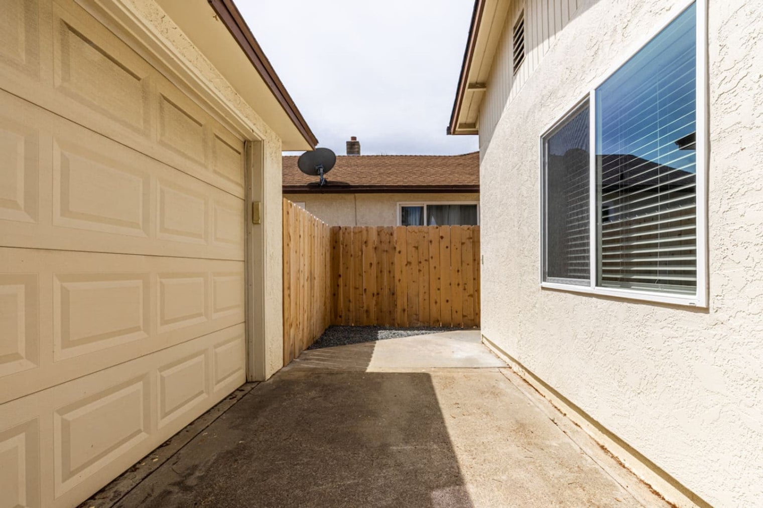 Building Photo - 8781 Blue Boy Ln