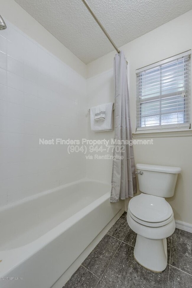 Building Photo - 4570 Blue Stream Ln N