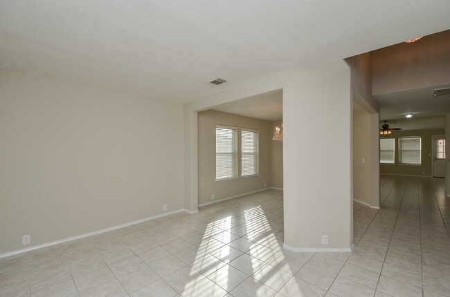 Building Photo - 10302 Deer Lodge Ct