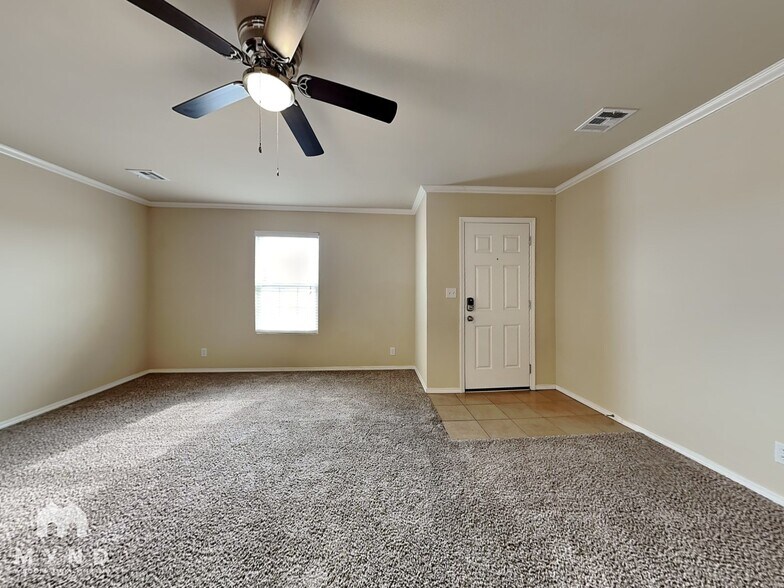 Building Photo - 3504 E Gillette St