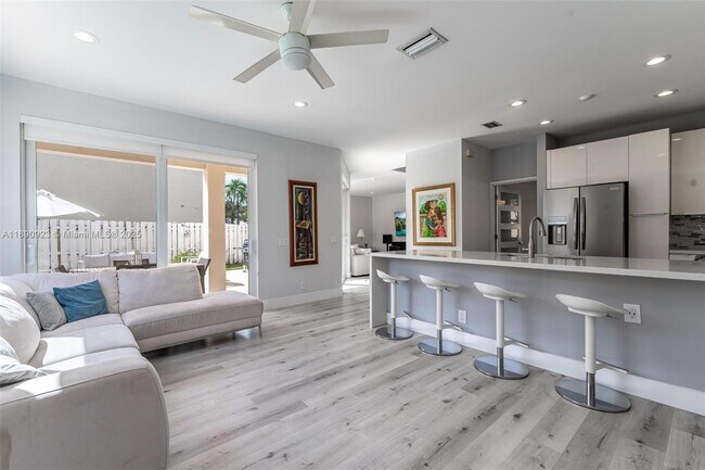 Building Photo - 925 Briar Ridge Rd