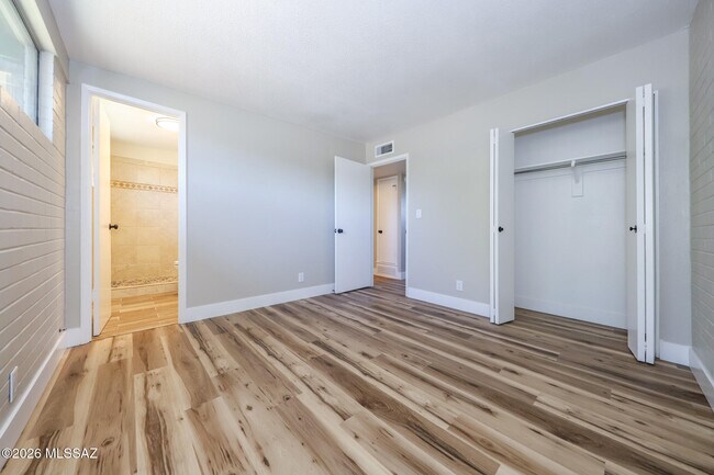 Building Photo - 7957 E 19th Pl