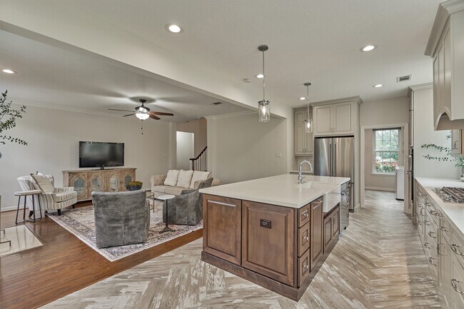Building Photo - 47 Firethorn Pl
