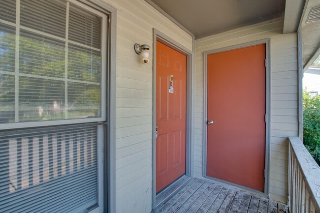 Building Photo - 6201 Friar Tuck Dr NW