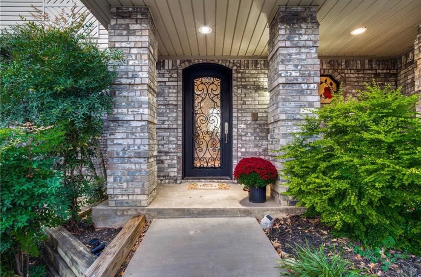 Building Photo - 120 Eagleview Cir