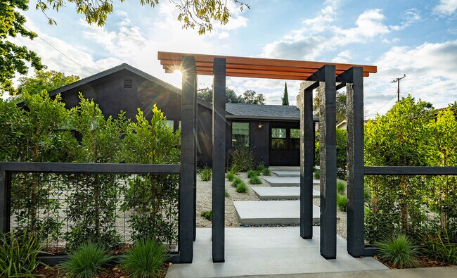 Building Photo - 23 Calaveras Ave