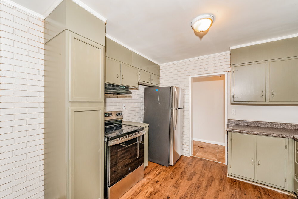 Building Photo - 325 16th Ave NW