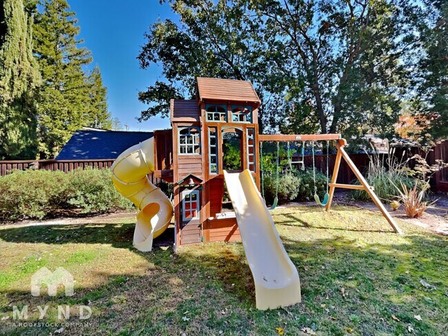 Building Photo - 990 Tera Ct