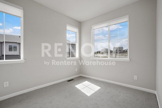 Building Photo - 421 Millwall Cir
