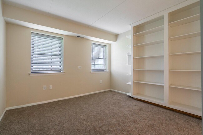 Building Photo - 501 N Bethlehem Pike