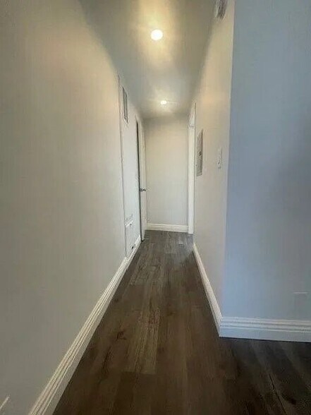 Building Photo - 4150 Los Feliz Blvd