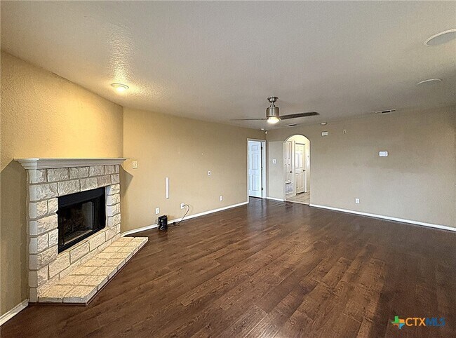 Building Photo - 2404 Griffin Dr