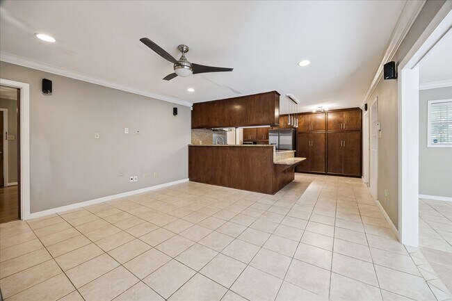 Building Photo - 3630 Latma Dr