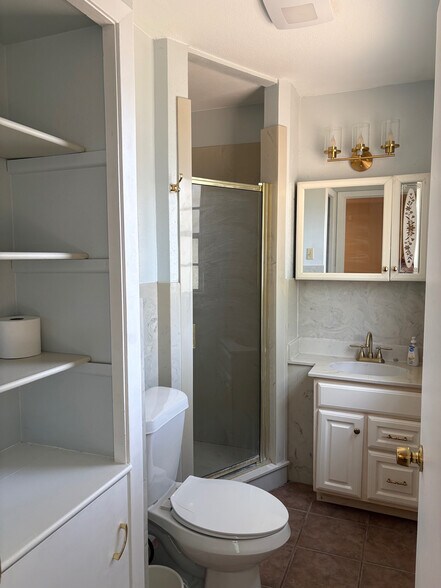 Building Photo - Room in Single Family Home on Congress Ave
