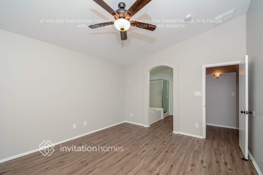 Building Photo - 14938 N 132nd Ln