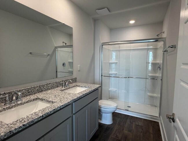 Building Photo - 4339 Majesty Dr
