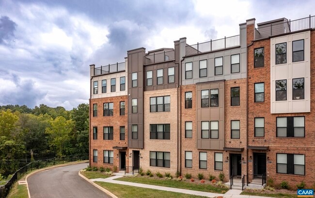 Building Photo - 816 Wesley Ln