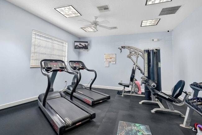 Building Photo - 7410 S Ocean Dr