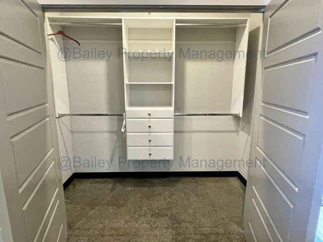 Building Photo - 3814 Jett Ln