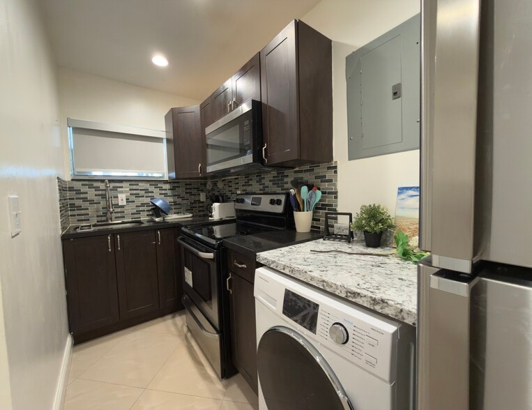 Building Photo - 2235 Liberty St