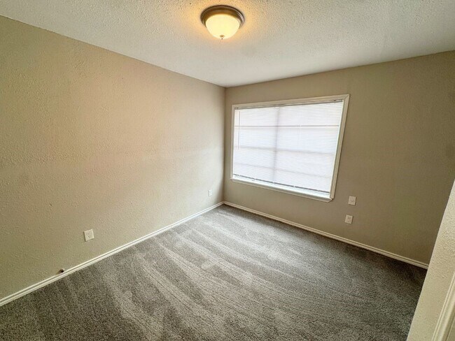 Building Photo - 8238 Homewood Ln