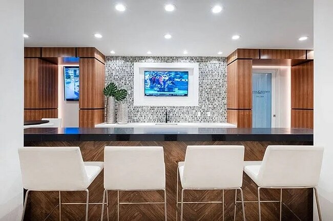 Building Photo - 15401 Chenal Pkwy