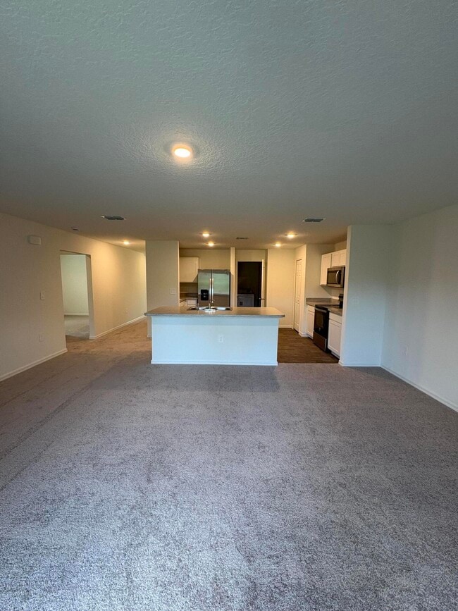 Building Photo - 295 Crescent SE St