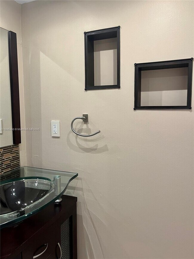 Building Photo - 16919 N Bay Rd