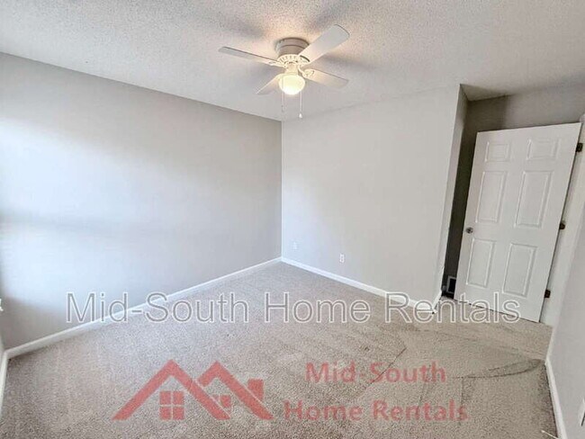 Building Photo - 11236 Wolf Woods Dr